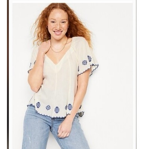 Old navy embroidered - old,
